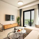 Riverside Life 아파트 Trikomo