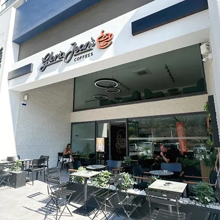 דירה Riverside Life