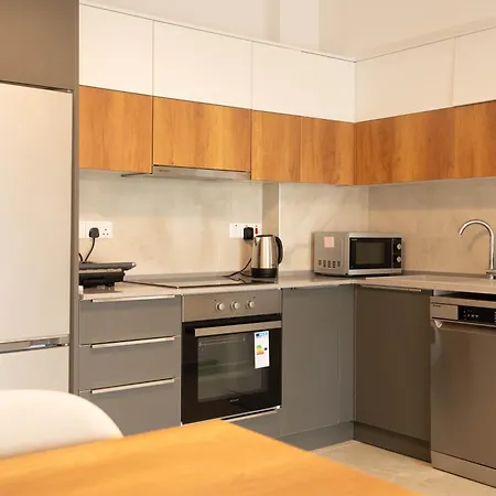 Riverside Life Apartamento Trikomo