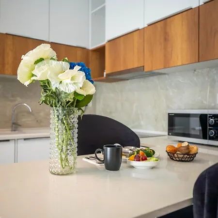 Riverside Life Apartamento Trikomo